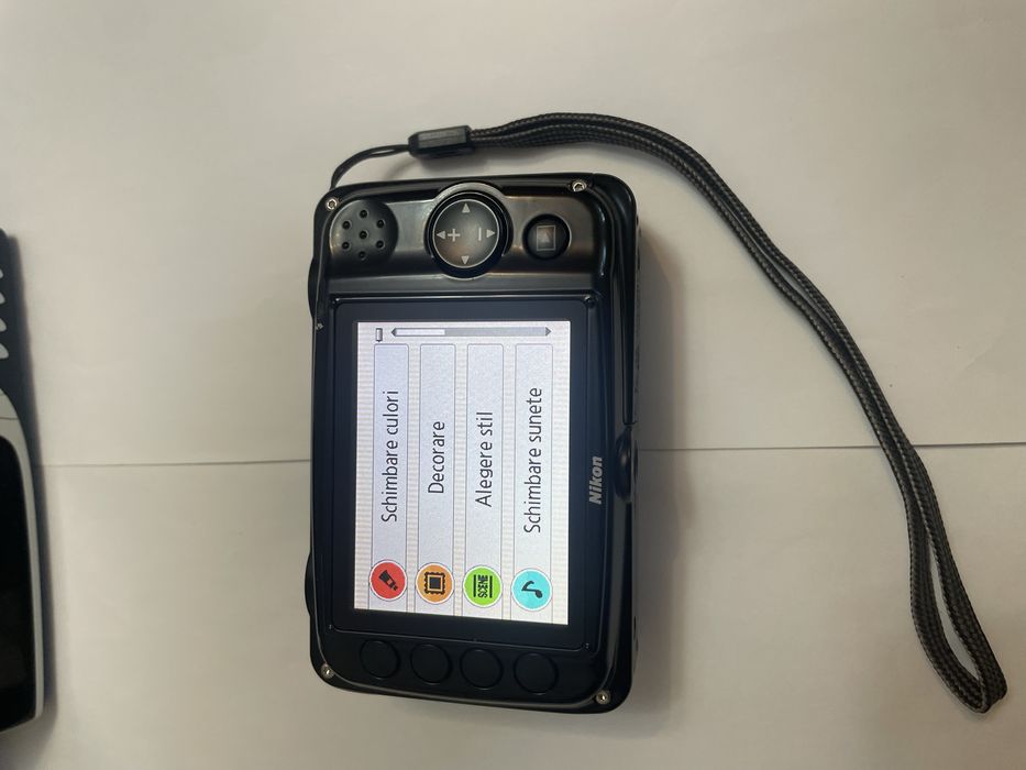 Nikon Coolpix S30 antiacvatic( 3 m)  3x zoom optic,10 mpx