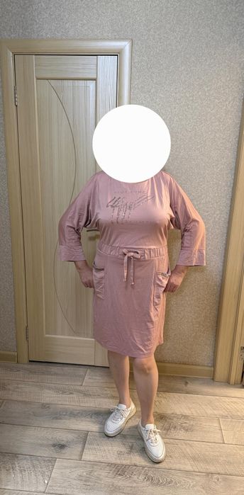 Платья и спортивный костюм