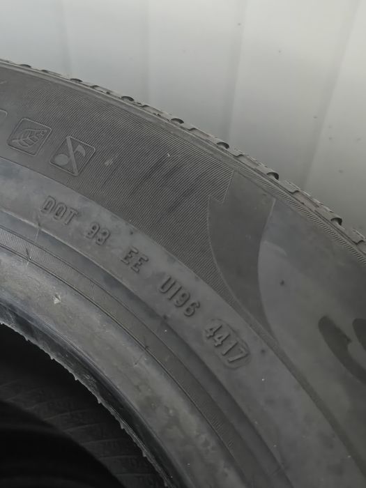 4 Броя 215/65/17 Pirelli 2x7mm 2x5,5mm