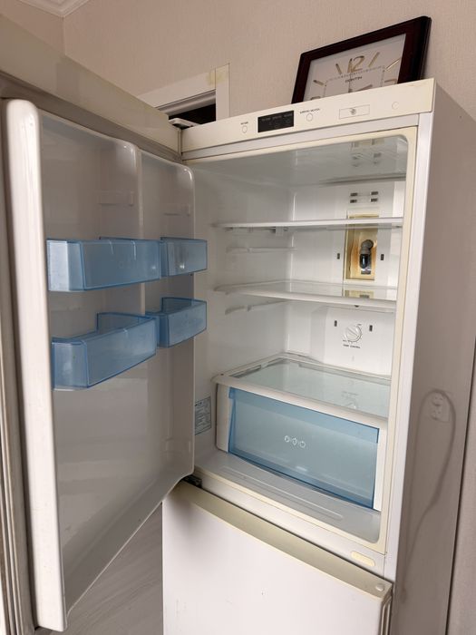 Двухкамерный холодильник LG