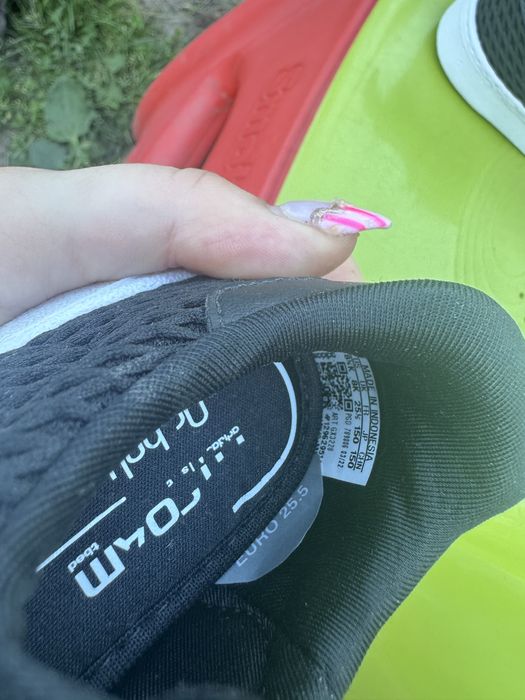 Чисто нови маратонки adidas