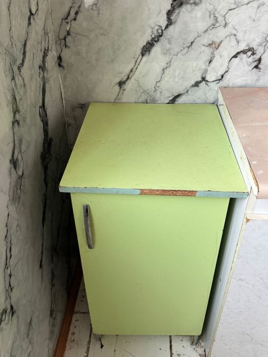 Шифоньер и тумбочки