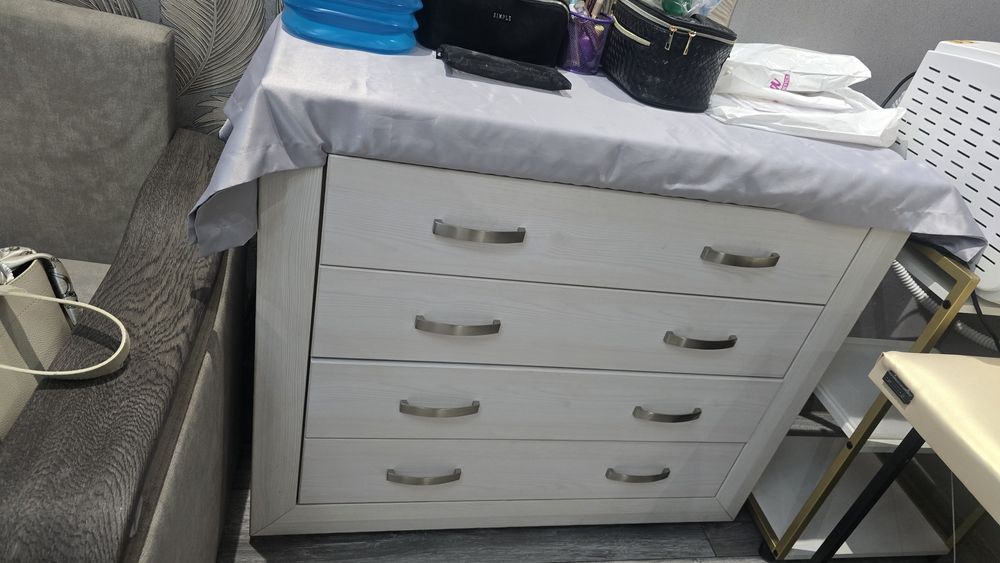 Стенка  белая и шкаф продам