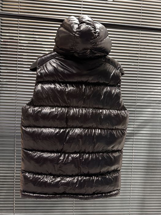 Vesta M.o.n.c.l.e.r - premium cu NFC