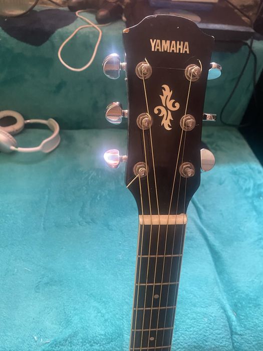 Chitara electro acustica Yamaha APX500