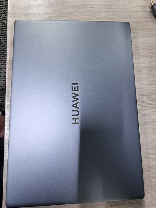 Продам Huawei MateBook 
Продаю Huawei MateB