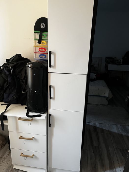 Книжный стол и шкаф