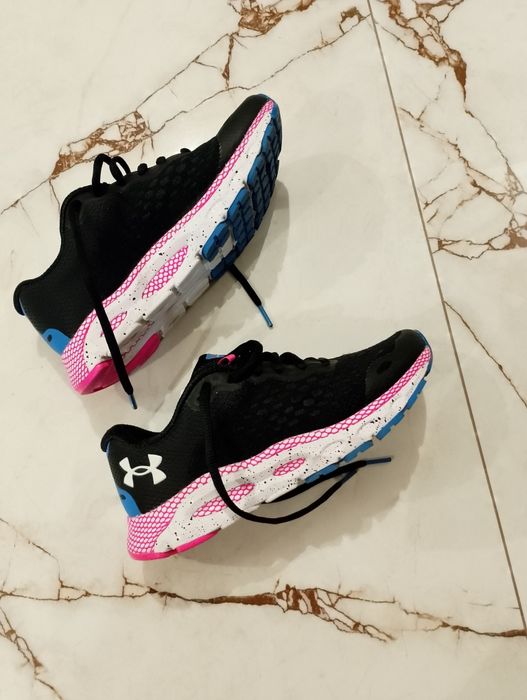 Adidas Under armour 36