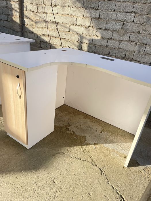 продаётся угловой стол