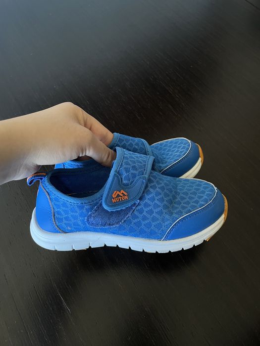 Детская обувь. Для мальчика кроссовки