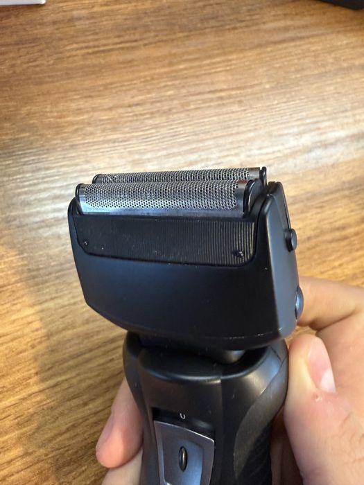 Продавам чисто нов panasonic shaver