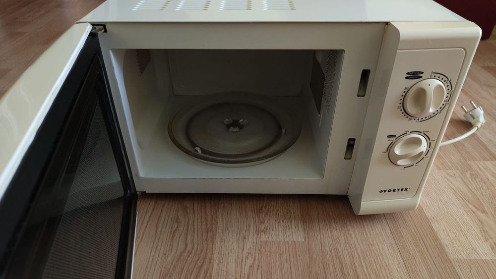 Cuptor cu microunde Vortex