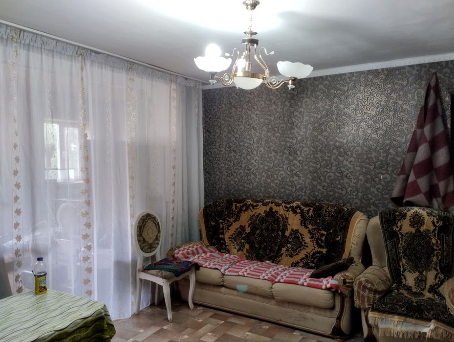 Продам срочно дом(часть дома )