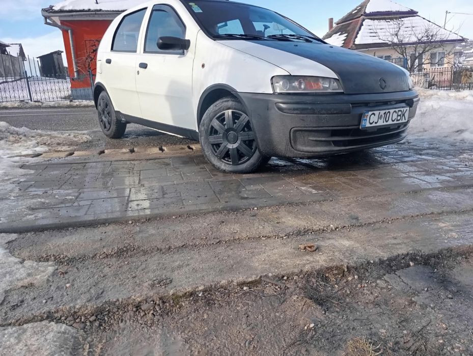 Vând fiat punto diesel de 1.9 preț 2200 RON fix fără negocieri