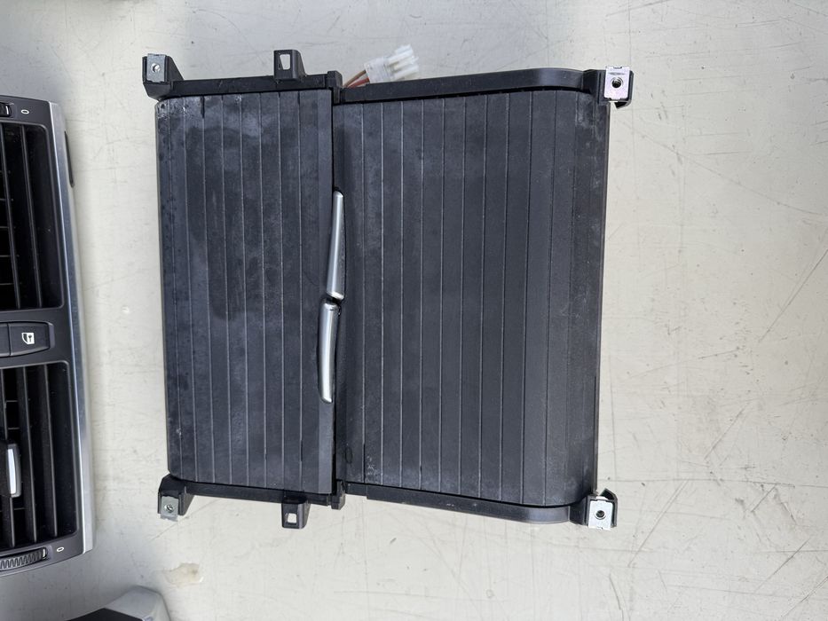 BMW x5 x6 e70 e71 Grila bord centrala / stanga dreapta buzunar suport pahare
