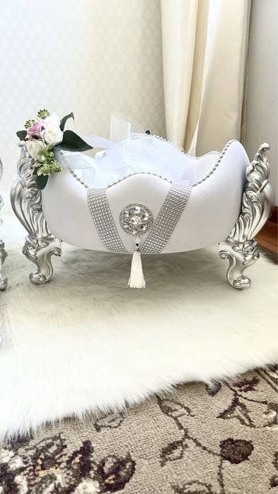 Корзина на ножках