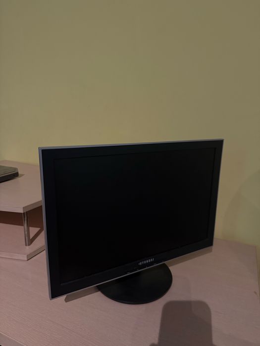 Монитор Hundai N90W