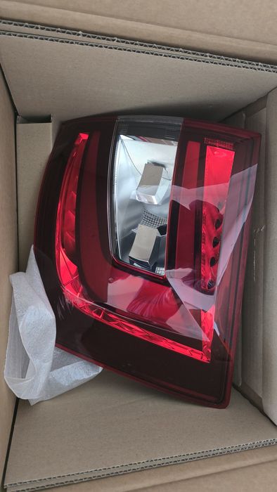 FULL LED  десен Стоп за  Skoda Octavia 3 комби 2018+