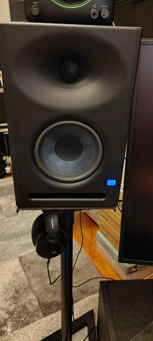 Presonus eris e7xt продава.