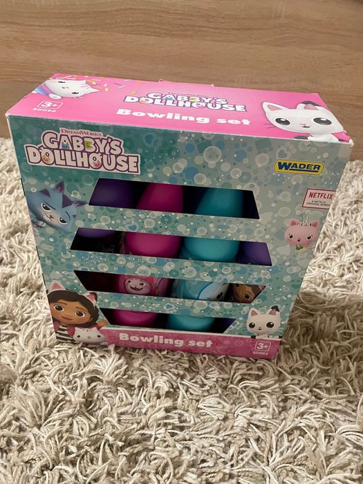 Gabby’s Dollhouse bowling set