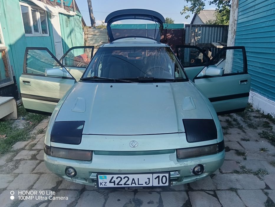 Продам живую Мазду 323 классика