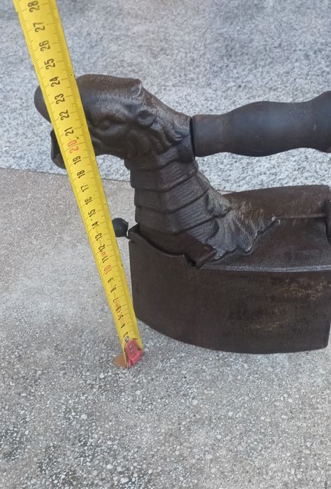 Fier vechi de călcat, cu Horn