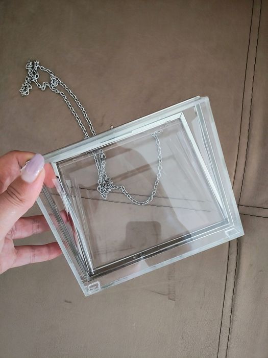 Дамски чанти - кокетно допълнение към тоалета Ви