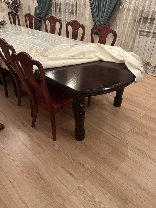 Стол со стульями