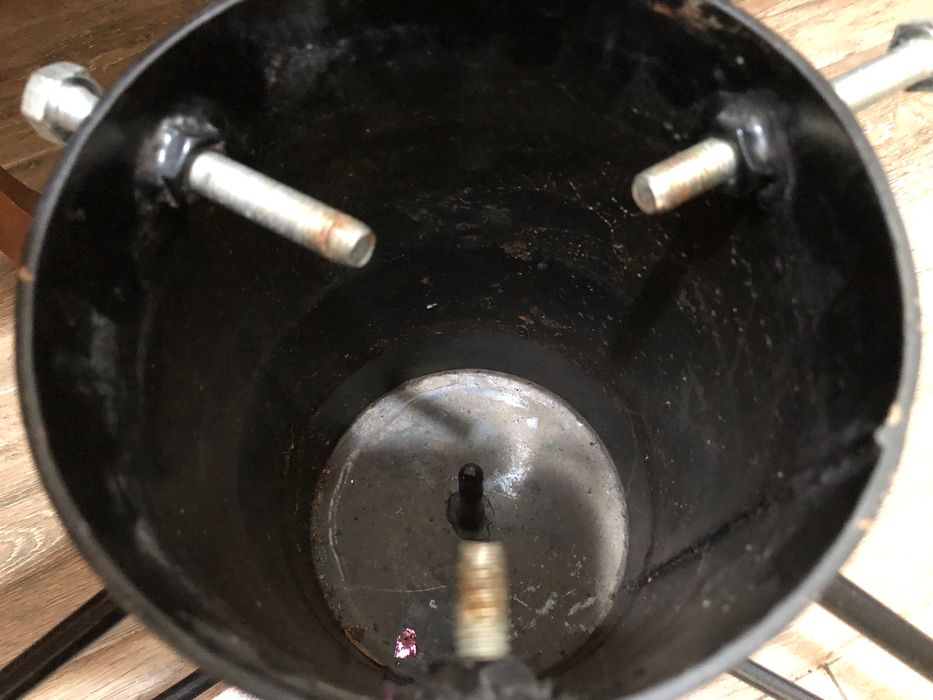 Продается держатель для елки,стойка