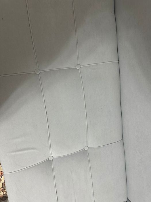 Диван в хорошим состояние !