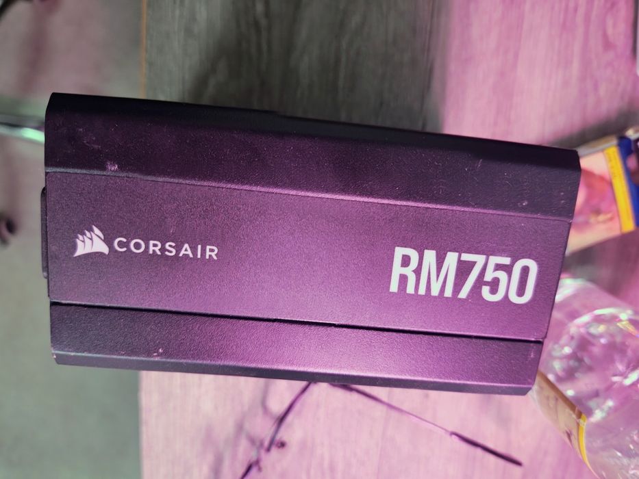 Захранването е Corsair RM750 (RPS0119, CP-9020234), 750W,