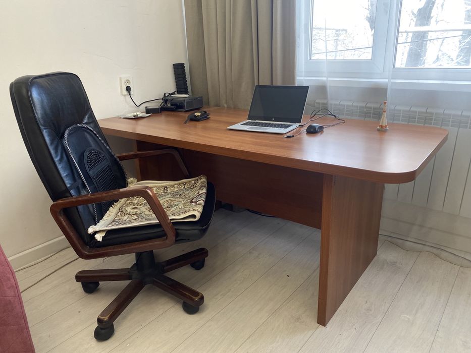 Стол длина 178см ширина 85см высота 75см