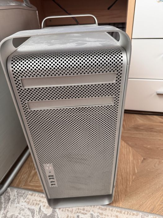 Продам Apple Mac Pro (алюминиевый)