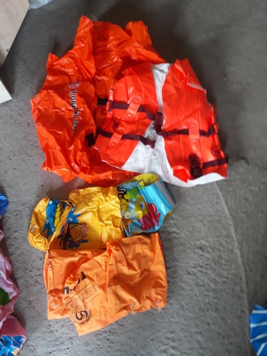 жилеты для плавание