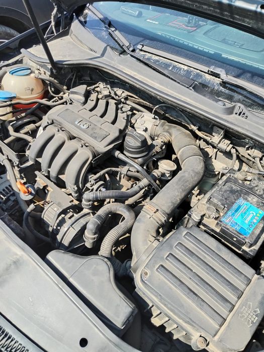 Vând Volkswagen Jetta