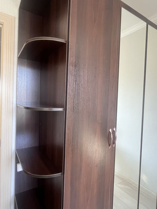 Продам шкаф 4х дверный