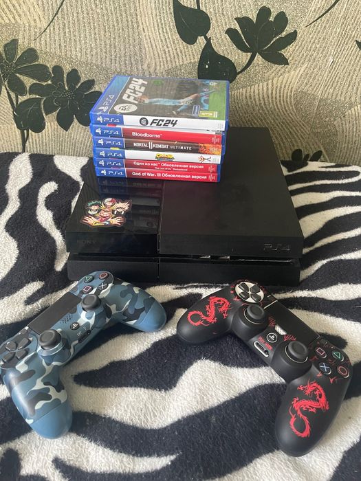 Продам PS4 срочно
