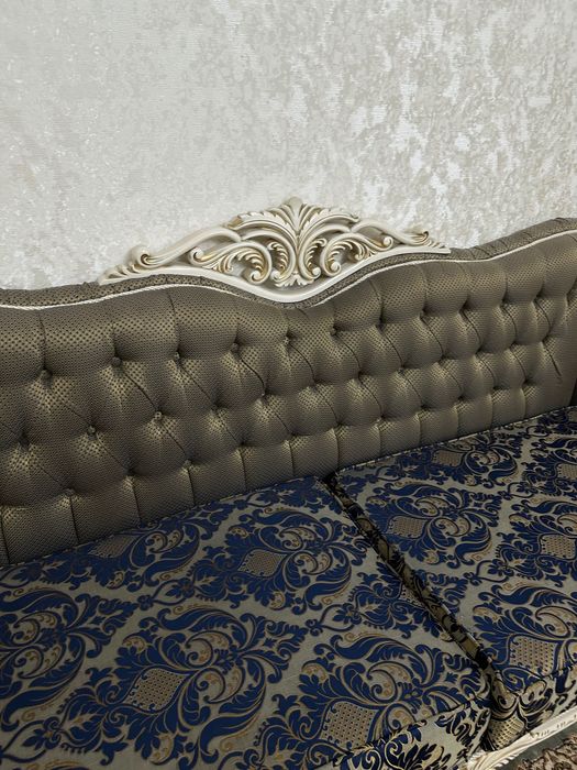 Диван декоративный