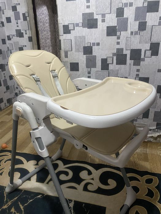 Детский стульчик для кормления