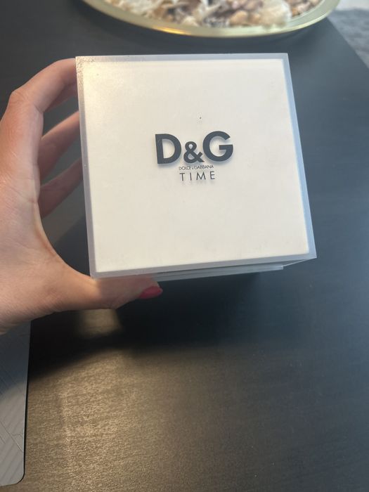 Оригинален дамски часовник Dolce&Gabanna ,нормални следи от употреба