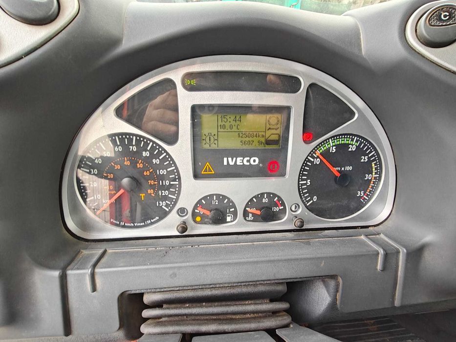 IVECO EUROCARGO cu bena basculanta pe 3 parti si prelata, Volum 6 mc