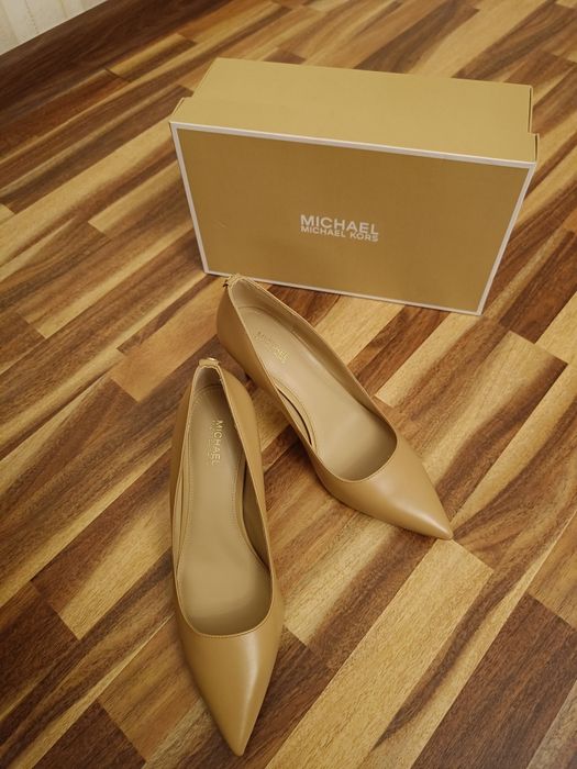 Туфли из натуральной кожи от Michael Kors
Модель Alina Flex
Размер 38