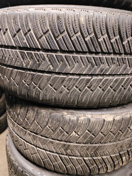 235/40/19" Michelin 4бр.гуми