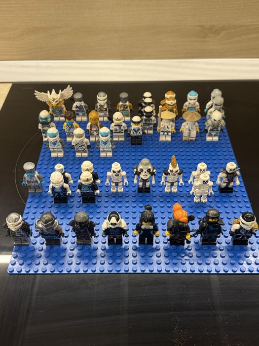 Продавам лего сетове (без фигурки) и отделно фигурки