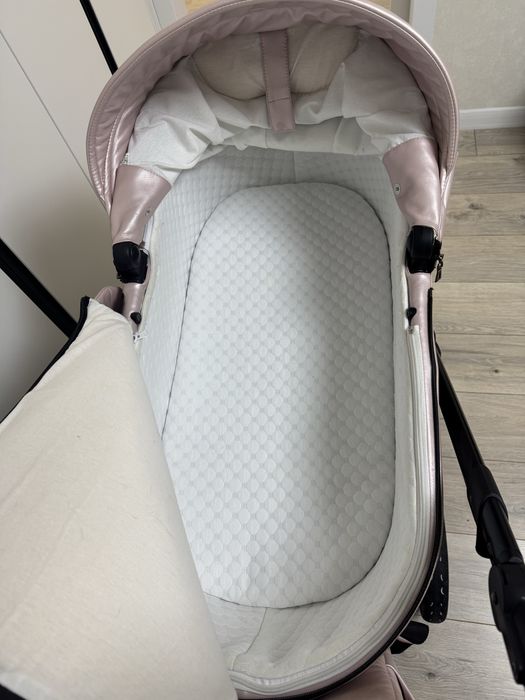 Продам коляску 2в1