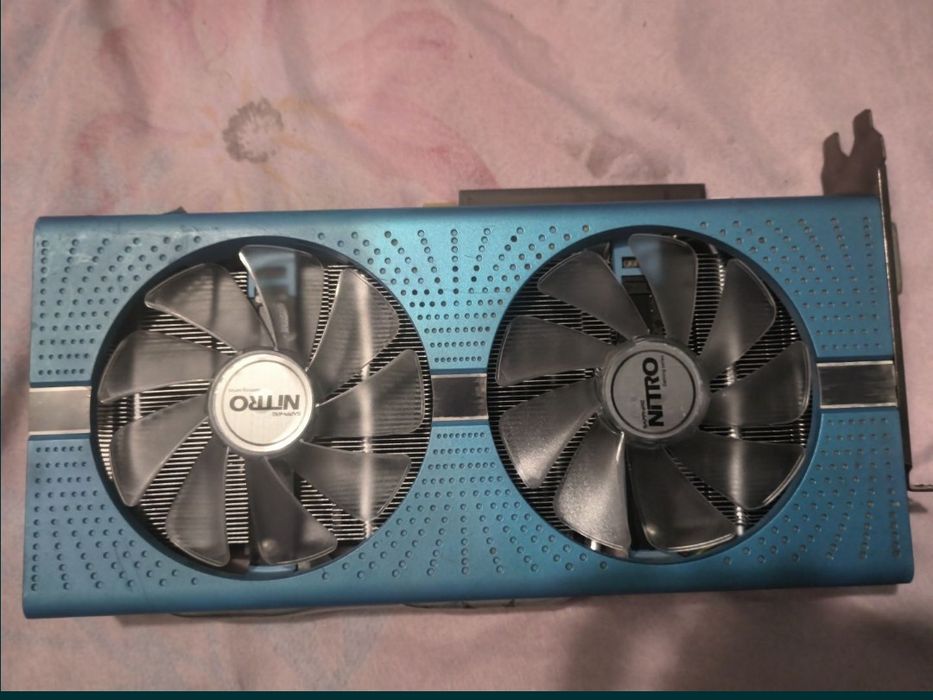 Продаю видеокарту amd rx590