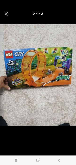 Cadoua de Craciun LEGO® City Stuntz - Cascadorie zdrobitoare in bucla
