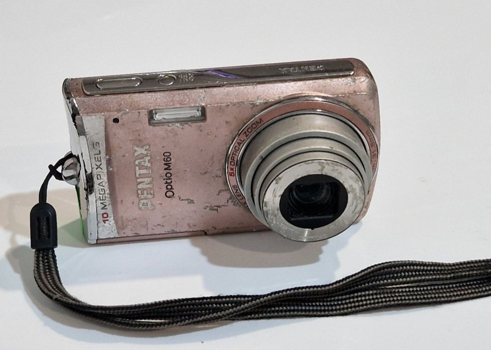 Aparat foto Pentax.  A trecut prin războiul din Iran