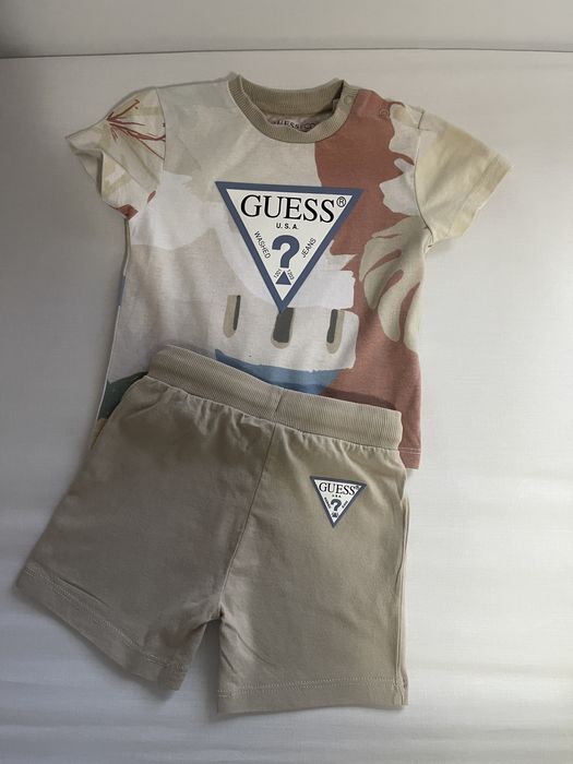 Дрехи Guess за момче бебе