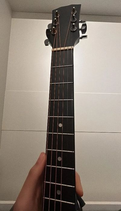 Продавам Акустична Китара